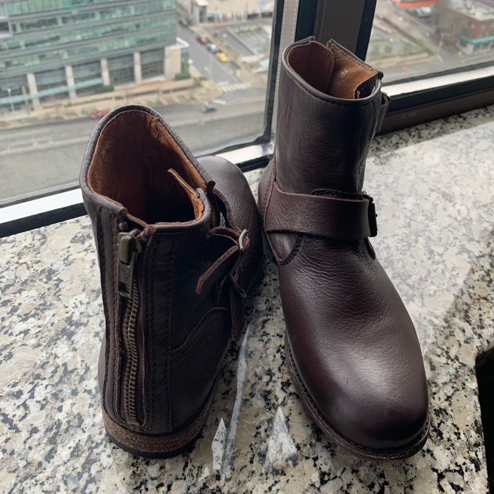 Frye Vicky engineer bootie - Picture 3 of 5